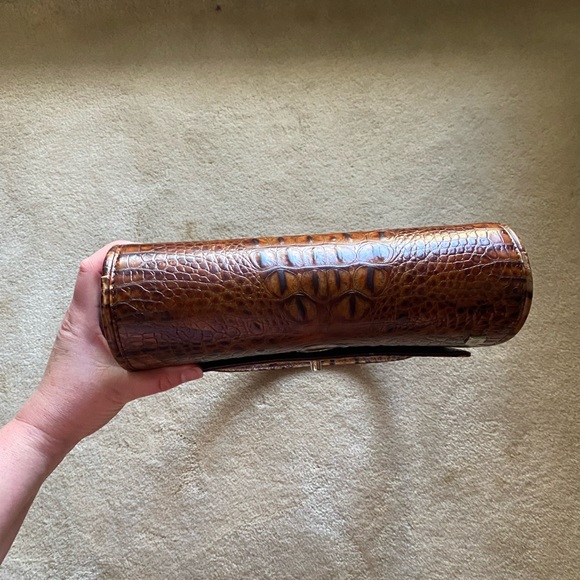 BESSO Brown Alligator Embossed Leather Handbag - Picture 6 of 11